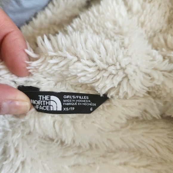 The North Face Kids Light Gray Puffer Jacket - Picture 2 of 4